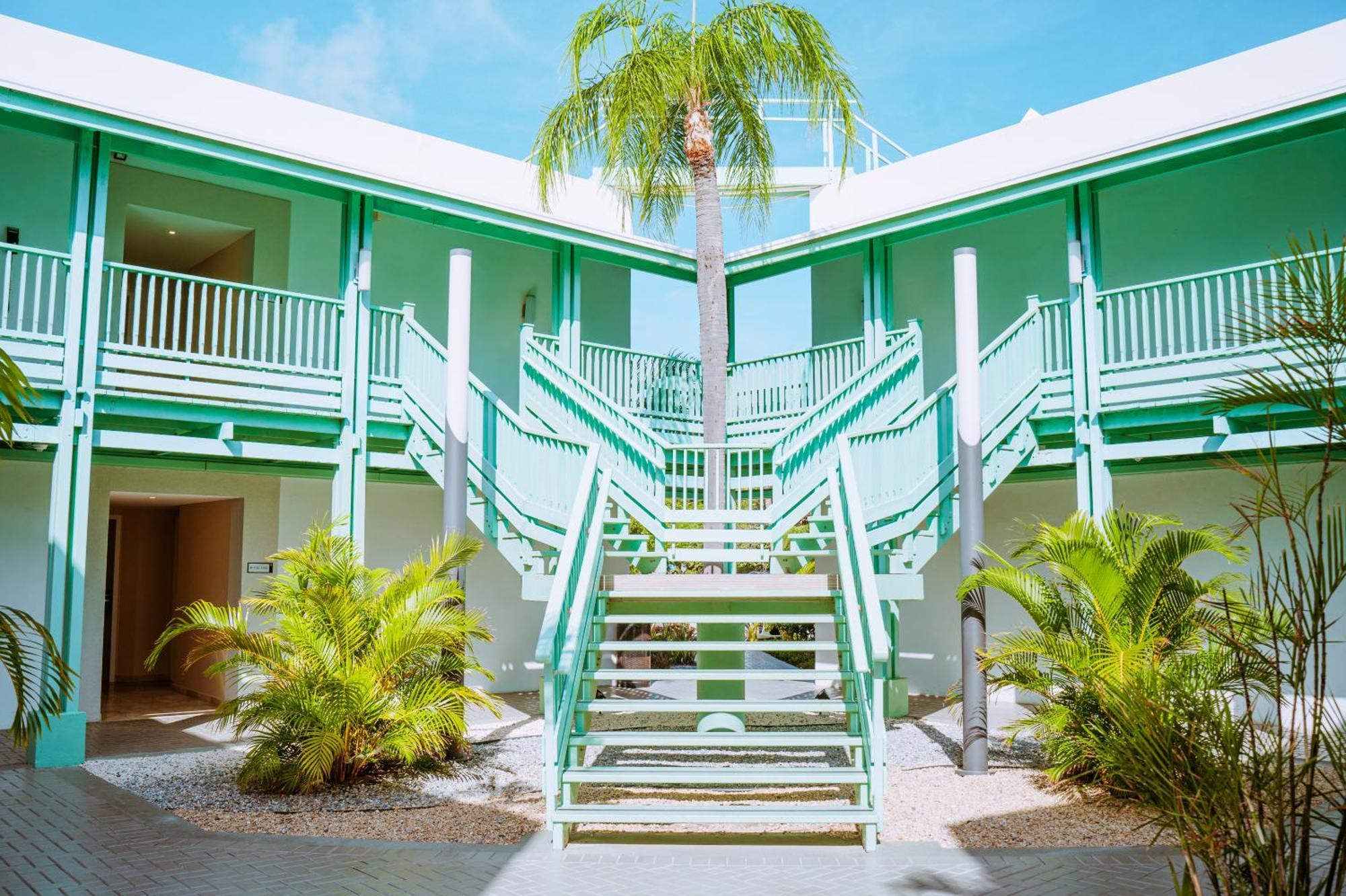 The Mill Resort And Suites Palm Beach Exterior foto